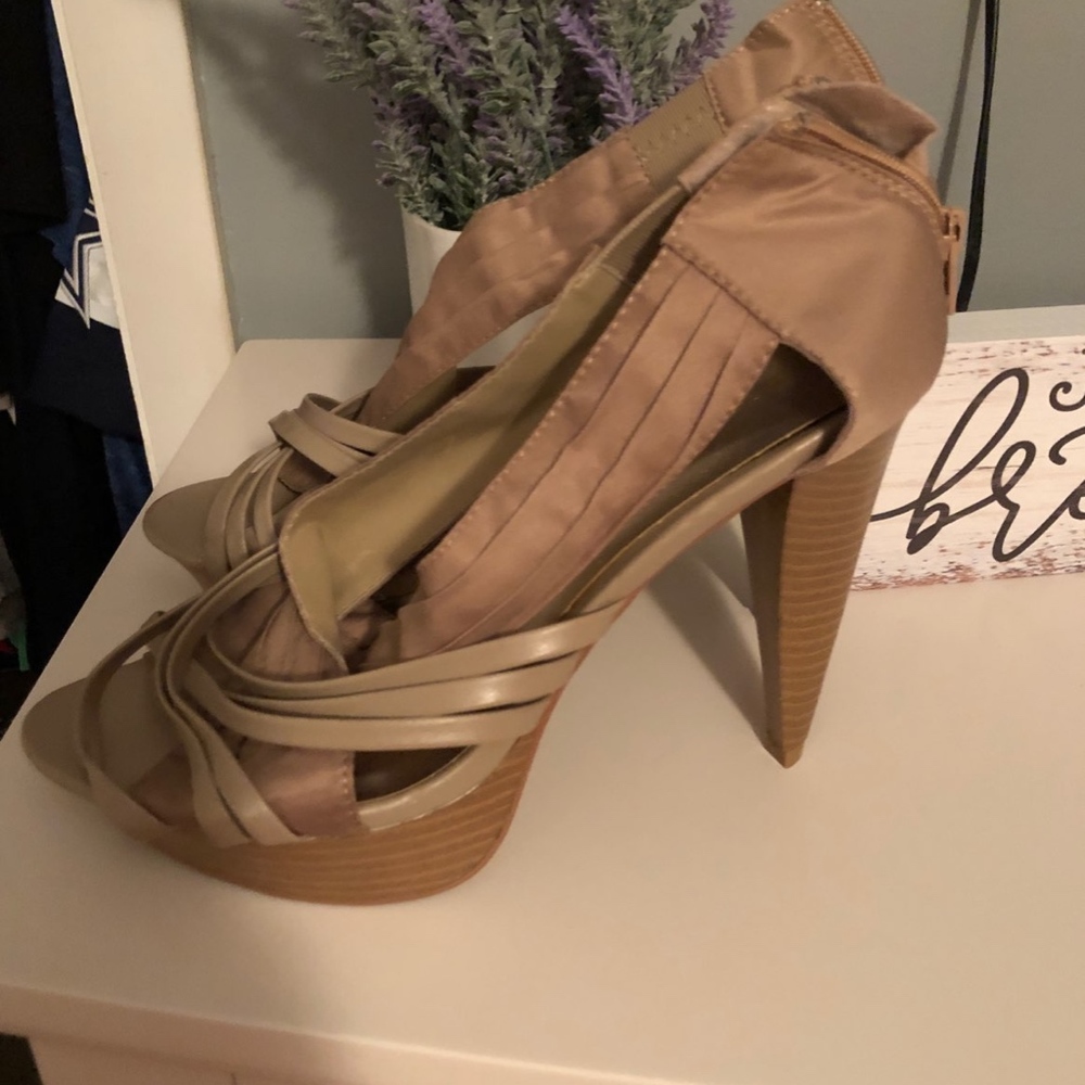 tan heels size 8.5